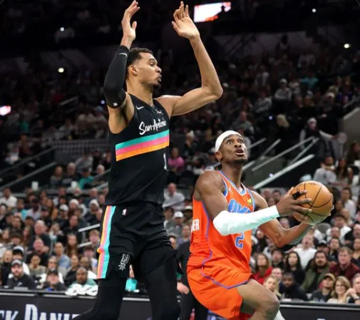 马刺提前锁定西部第二，最后两场将对阵独行侠、掘金